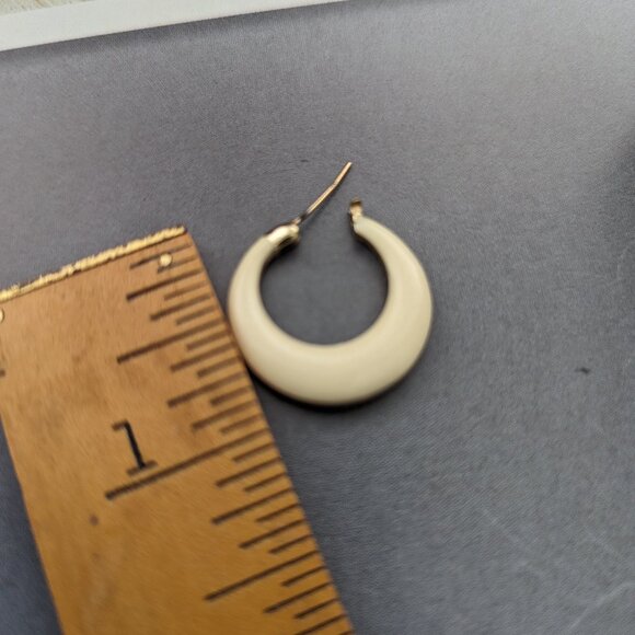 Hoops Enamel Small Pierced Vintage Cream Gold finish 1970s - Picture 7 of 7